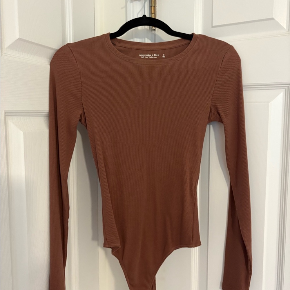 Never worn Abercrombie & Fitch Rust Long Sleeve Bodysuit